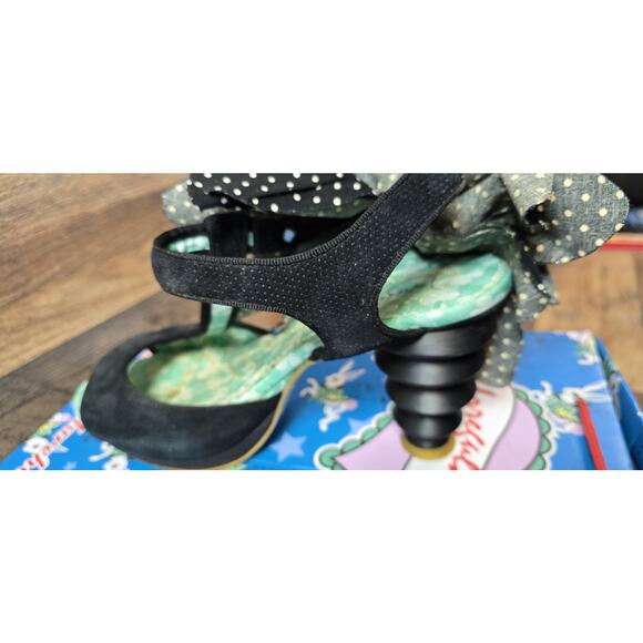 Foxy Flower Top Black Irregular Choice US Size 9/Eur Size 40 Pre Owned w Box - Picture 6 of 16